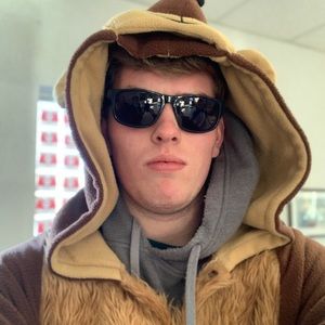 Meet your Posher, Travis